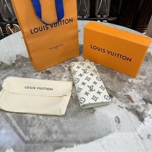 LV wallet